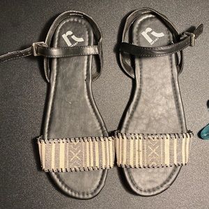 Women’s Report strap sandals. Size 10.